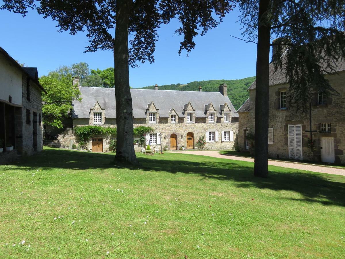 Clécy Le Manoir De Placy - Chambres D'Hotes מראה חיצוני תמונה